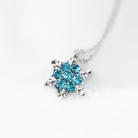 Christmas Series Korean Style Trendy Snowflake Full Zircon Pendant Crystal Sparkling Necklace Factory Direct Sales