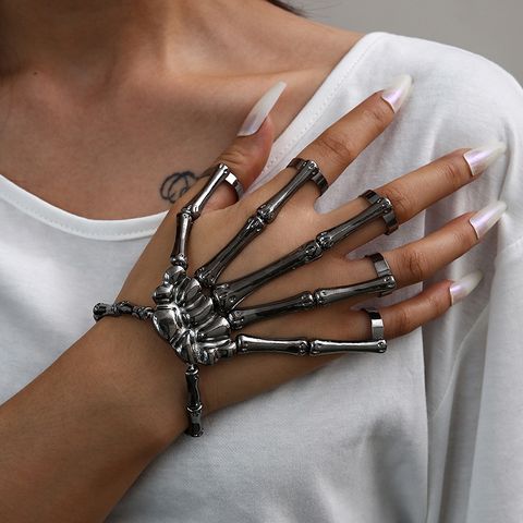 Neues Armband Mit Europäischer Und Amerikanischer Persönlichkeit Punk-schädel-hand Knochen Fünf-finger-ring-armband Einstellbare Integrierte Kette Weiblich