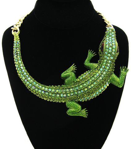 Halloween Decoration Retro Big Crocodile Shape Diamond-studded Necklace Wholesale