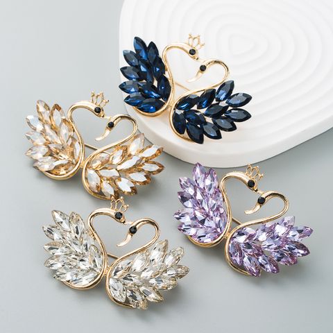 Fashion Exquisite Shiny Crystal Swan Alloy Brooch Female Simple Brooch Accessories