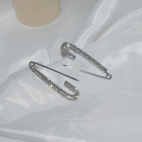 Diamond-encrusted Paper Clip Fixed Clothes Brooch Buckle Corsage Accessories