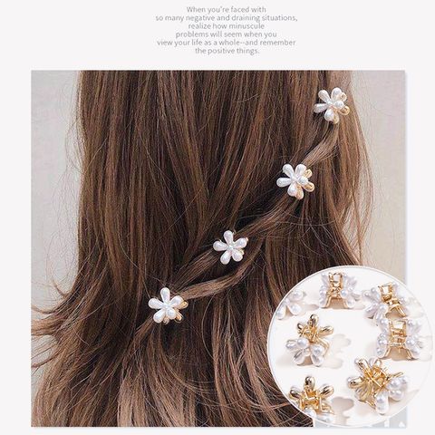 Korean Retro Pearl Daisy Flower Hairpin