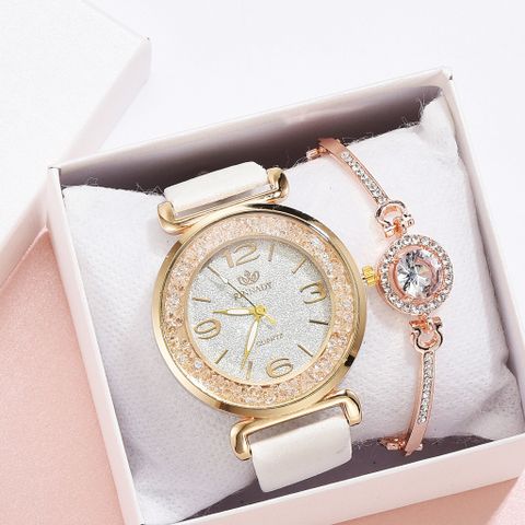 Fashion Round Buckle Quartz Women's Watches