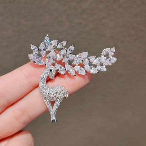 Luxury All The Way To Have You Brooch Ins Tide Zirconia Elegant Pin Personality Elk Christmas Sweater Suit Accessories