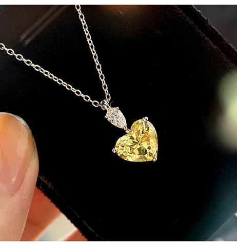 Temperament Light Luxury Niche Simple Love Personality Yellow Zircon Pendant Imitation Moissan Diamond Necklace