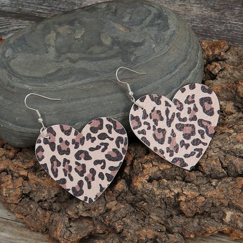 European And American New Heart-shape Leather Earrings Creative Heart-shaped Double-sided Leopard Print Pu Earrings