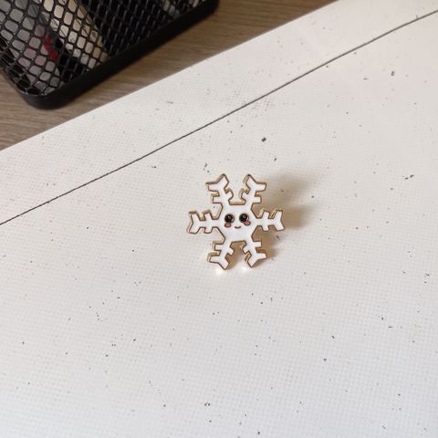 Cute Snowman Snowflake Elk Alloy Enamel Unisex Brooches