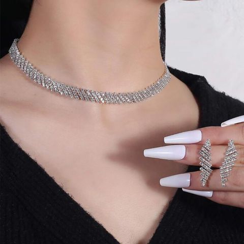 Moda Color Sólido Cobre Embutido Diamantes De Imitación Mujeres Conjunto De Joyas 1 Juego