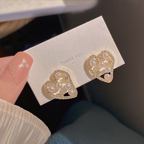Fashion Heart Shape Alloy Inlay Artificial Diamond Pearl Women's Ear Studs 1 Pair