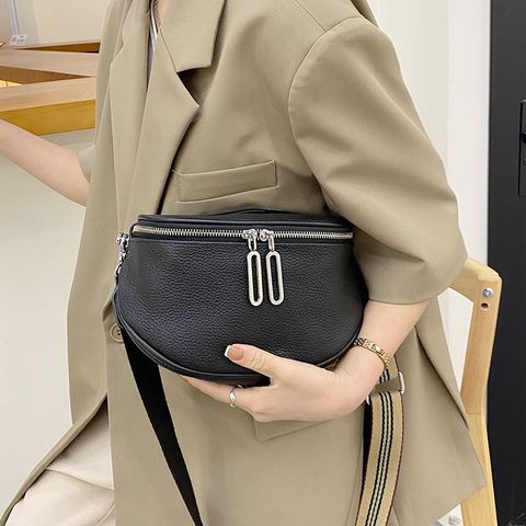 Medium All Seasons Leather Solid Color Fashion Square Zipper Saddle Bag