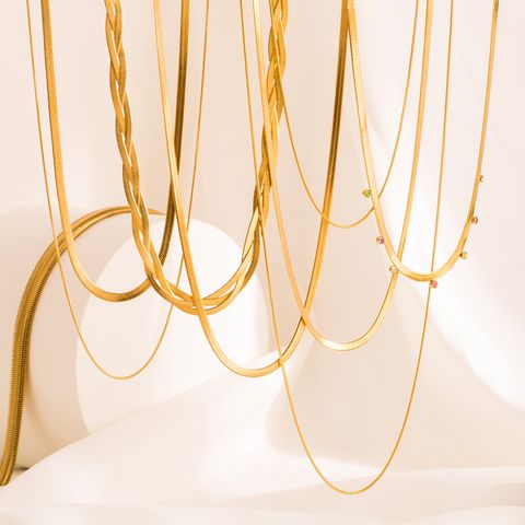 Einfacher Stil Geometrisch Rostfreier Stahl Vergoldet Zirkon Vergoldet Halskette