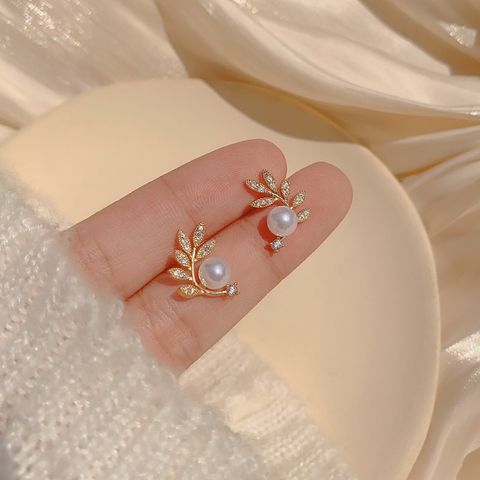 Elegant Leaf Metal Plating Artificial Pearls Women's Ear Studs 1 Pair