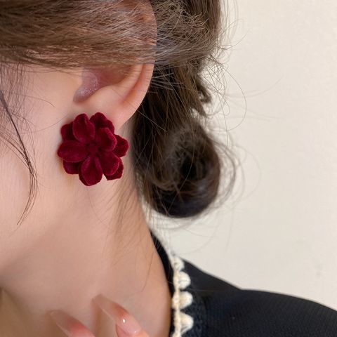 Retro Flower Flocking Three-dimensional Women's Ear Studs 1 Pair