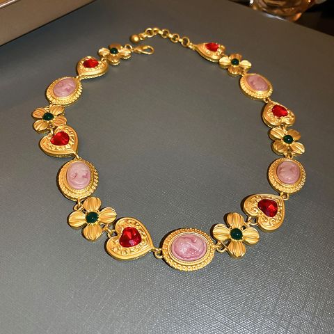 Retro Four Leaf Clover Oval Heart Shape Metal Inlay Artificial Diamond Women's Necklace 1 Piece