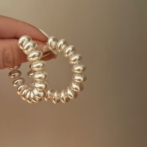 1 Pair Elegant Oversized C Shape Alloy Baroque Pearls Pearl Hoop Earrings