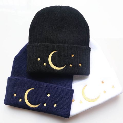 Unisex Fashion Star Moon Embroidery Crimping Wool Cap
