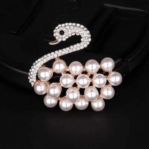 Fashion Cat Flower Butterfly Imitation Pearl Alloy Inlay Rhinestones Opal Women's Brooches
