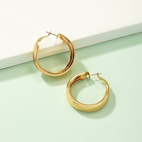 Fashion Round Alloy Plating Women's Hoop Earrings 1 Pair