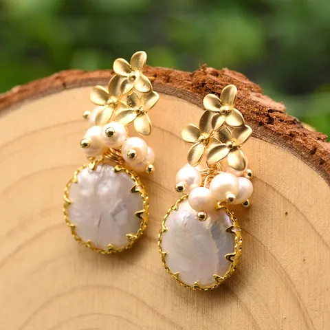 1 Pair Simple Style Bee Pearl Inlay Pearl Zircon Drop Earrings