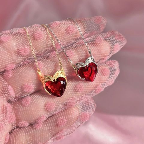 201 Stainless Steel 304 Stainless Steel Glass Gold Plated Casual Simple Style Inlay Heart Shape Crown Zircon Pendant Necklace