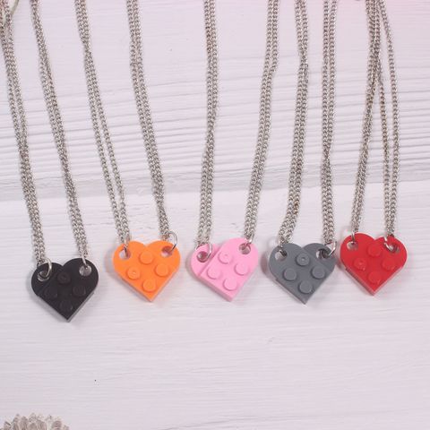 1 Piece Simple Style Heart Shape Alloy Plastic Patchwork Couple Pendant Necklace