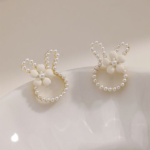 Sweet Rabbit Alloy Inlay Pearl Women's Ear Studs 1 Pair