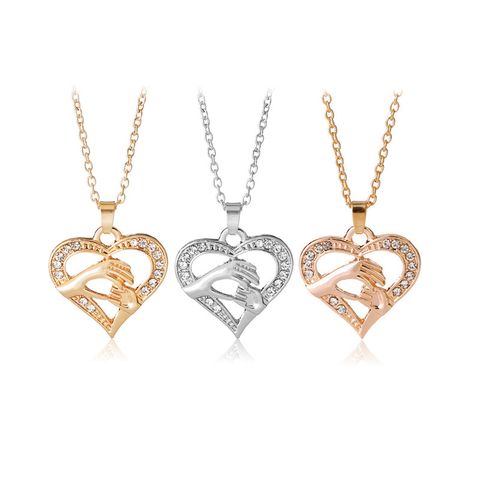 Creative Three-color Hand-in-hand Heart-shaped Pendant Clavicle Chain