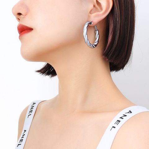 Fashion Carved Hollow Earrings Titanium Steel Plated 18k Real Gold Earrings Female