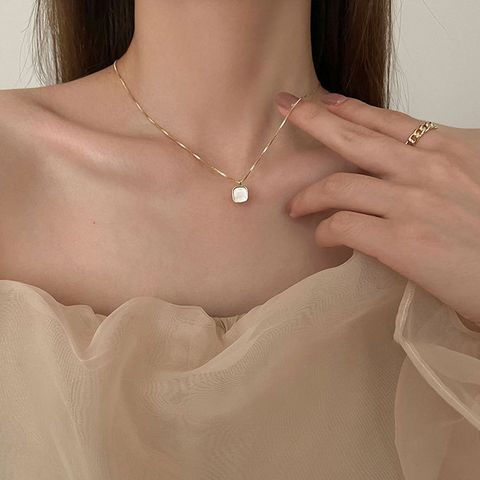 Square Shell Ladies Simple White Fashion Pendant Alloy Clavicle Chain