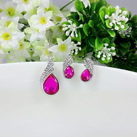 Fashion Simple Crystal Alloy Necklace Stud Earrings Set