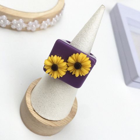 Cute Flower Shaped Daisy Geometric Acrylic Resin Ring