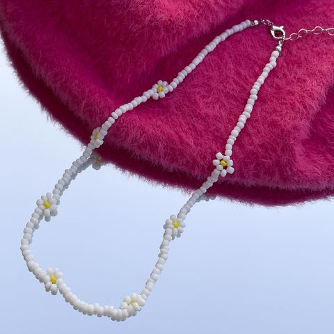 Baroque Imitation Pearl Braided Beaded Small Daisy Necklace