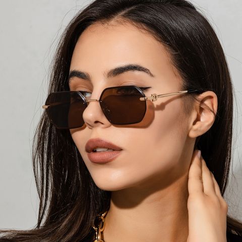 Gafas De Sol Para Mujer Con Marco De Metal Poligonal De Nueva Moda