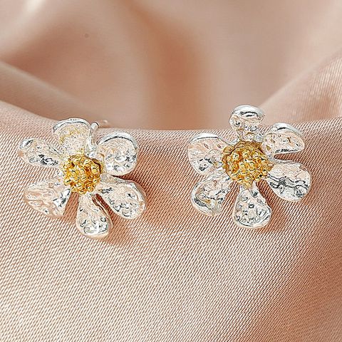 Simple Sweet Small Flower Cute Daisy Alloy Stud Earrings