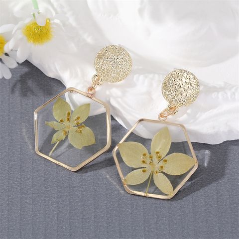 Creative Dried Flower Daisies Hexagonal Resin Pendant Earrings