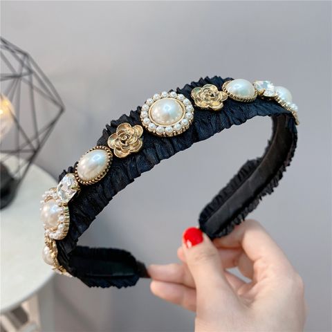 Fashion Vintage Baroque Pearl Zircon Inlaid Flower Headband