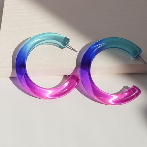 Exaggerated C Shape Transparent Arylic Ear Studs