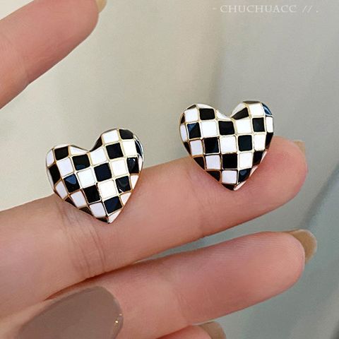 Fashion Heart Shape Metal Plating Metal Ear Studs 1 Pair
