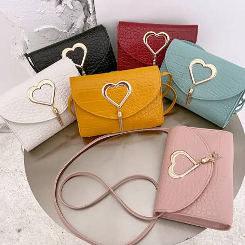 Women's Small Pu Leather Heart Shape Crocodile Fashion Square Flip Cover Crossbody Bag