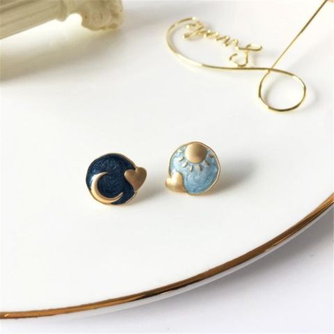 Fashion Heart Shape Alloy Asymmetrical Metal Ear Studs