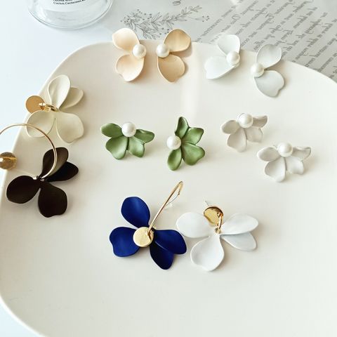 Simple Style Flower Alloy Stoving Varnish Earrings 1 Pair