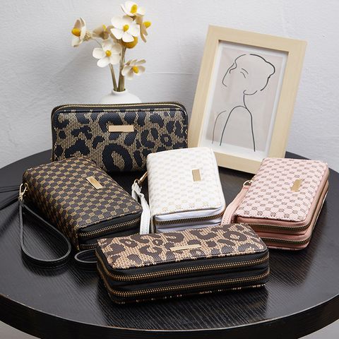 Women's Small All Seasons Pu Leather Printing Vintage Style Square Zipper Long Wallet