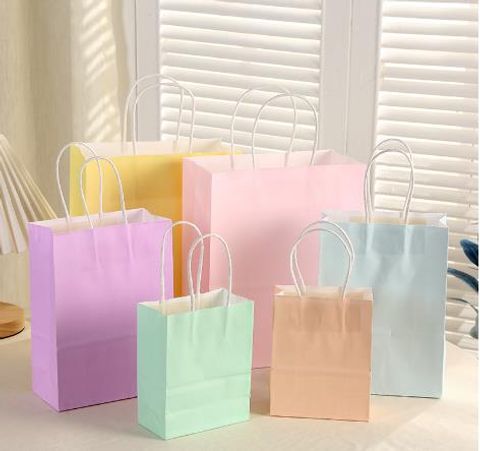 Simple Style Solid Color Paper Daily Gift Bags 1 Piece