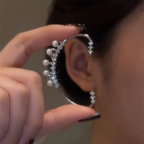 Ins Style Flower Butterfly Alloy Plating Inlay Artificial Gemstones Women's Ear Hook 1 Piece