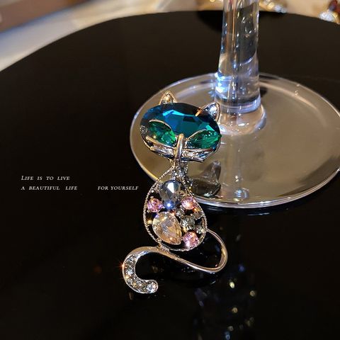 Fashion Kitten Brooch Electroplating Diamond Clothing Alloy Jewelry Female
