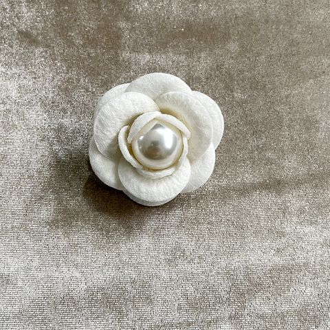 Sweet Flower Cloth Inlay Pearl Women's Brooches