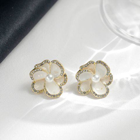 1 Pair Fashion Flower Alloy Inlay Artificial Rhinestones Artificial Pearls Women's Ear Studs