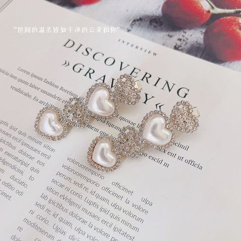 Moda Forma De Corazón Aleación Embutido Perlas Artificiales Diamantes De Imitación Pinza Para El Cabello 1 Par