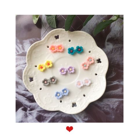 Wholesale Jewelry 1 Pair Simple Style Flower Resin Ear Studs