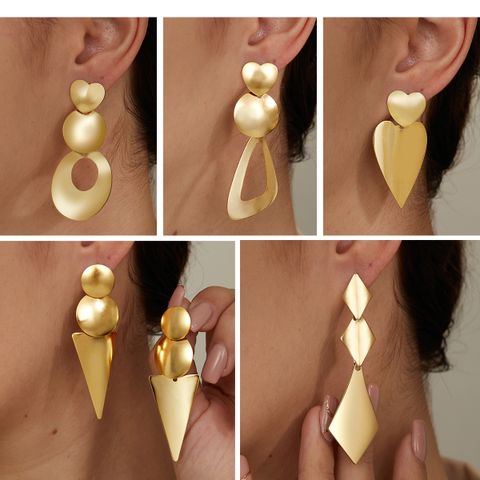 1 Paire Mode Triangle Géométrique Forme De Cœur Placage Acier Inoxydable Plaqué Or 18k Boucles D'oreilles Pendantes